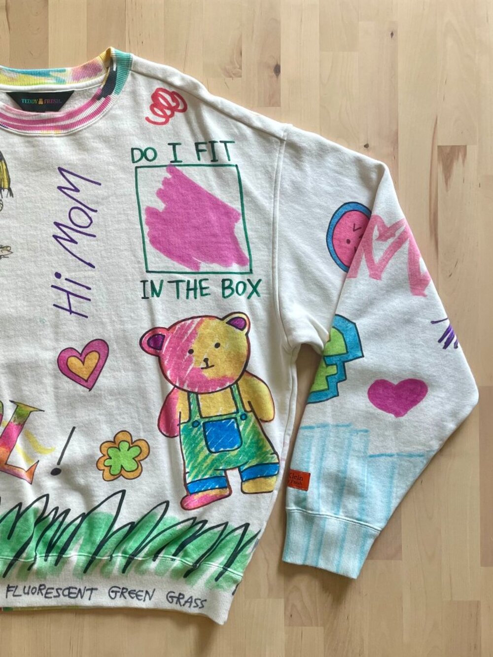 Teddy Fresh Unisex Let It Rain Hila Klein Doodles Crewneck Sweatshirt size Small - Picture 3 of 12